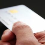 クレジットカードでATMから現金を引き出す際の注意点